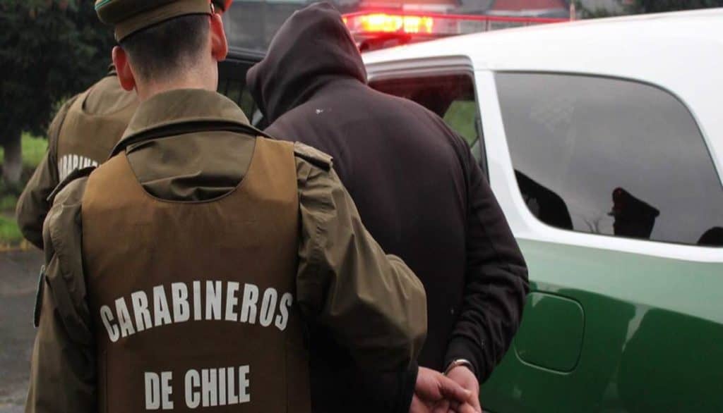 Carabineros detuvo a 3 sujetos por robo frustrado a tienda Tricot en Parral