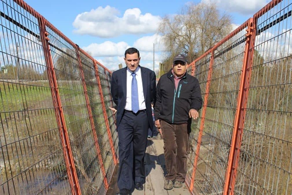 Alcalde Javier Muñoz hace llamado a cuidar y proteger puente simbra