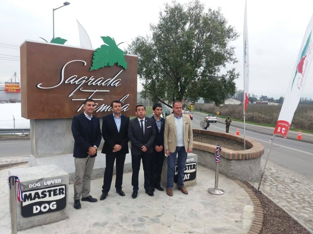 Sagrada Familia inauguró su “pedestal” de bienvenida en ingreso a la comuna