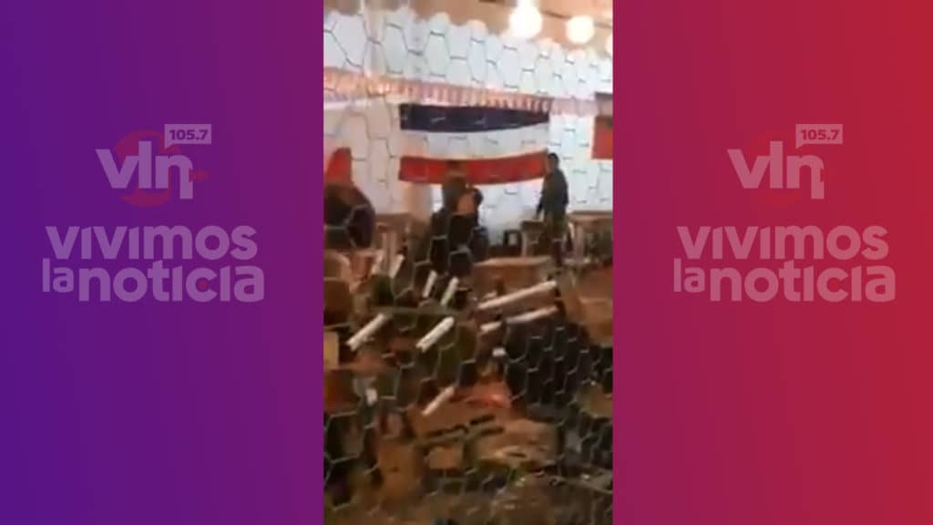 Se lanzaron sillas y mesas: Graban pelea en fonda de Talca