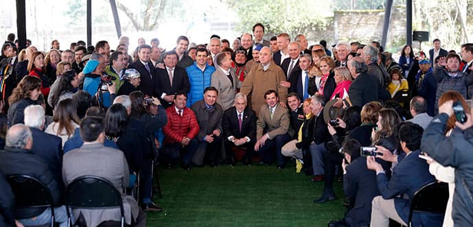 Acuerdo Nacional por La Araucanía incluye reconocimiento constitucional a pueblos indígenas y ley de cuotas