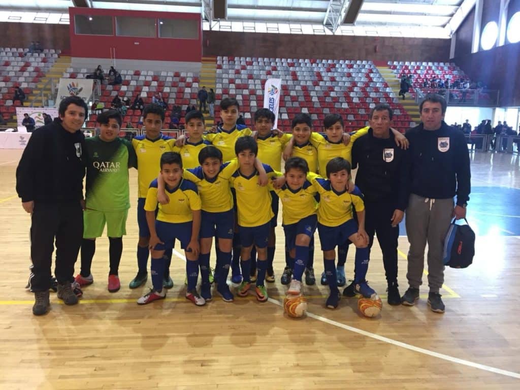 Colegio Carlos Correa Núñez se tituló campeón de fútbol sala en Los Ángeles