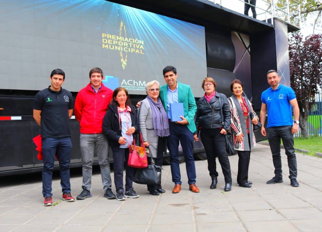 Asociación Chilena de Municipalidades premió a la Corporación de Deportes por trabajo con adultos mayores