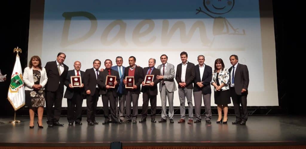 Otorgan reconocimiento a funcionarios de la educación municipal de Curicó