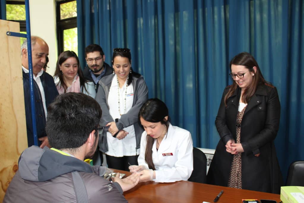 Profesionales de salud municipal participaron en toma de test rápido de VIH