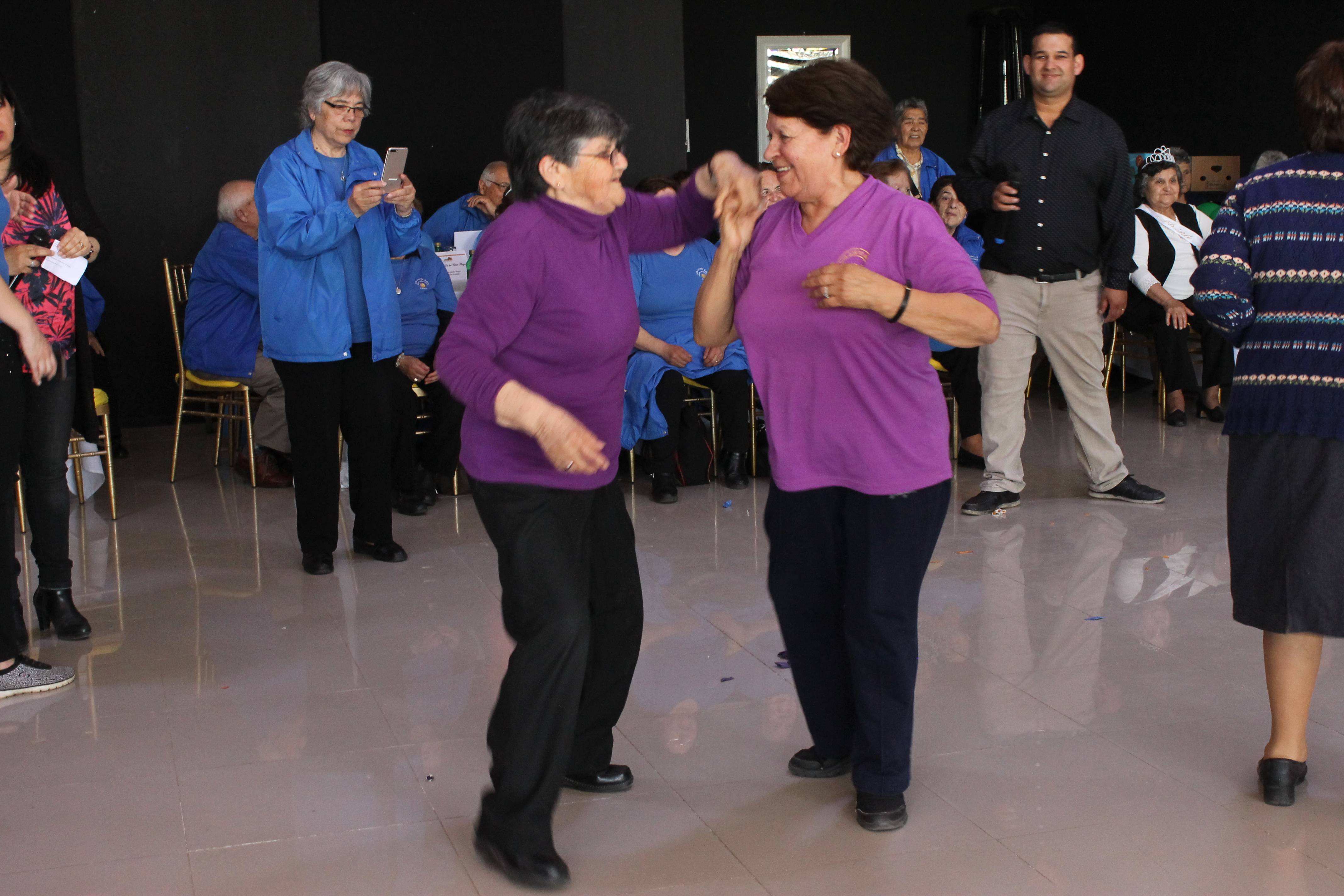 Adultos mayores de Rauco celebraron su día con entretenida tarde recreativa