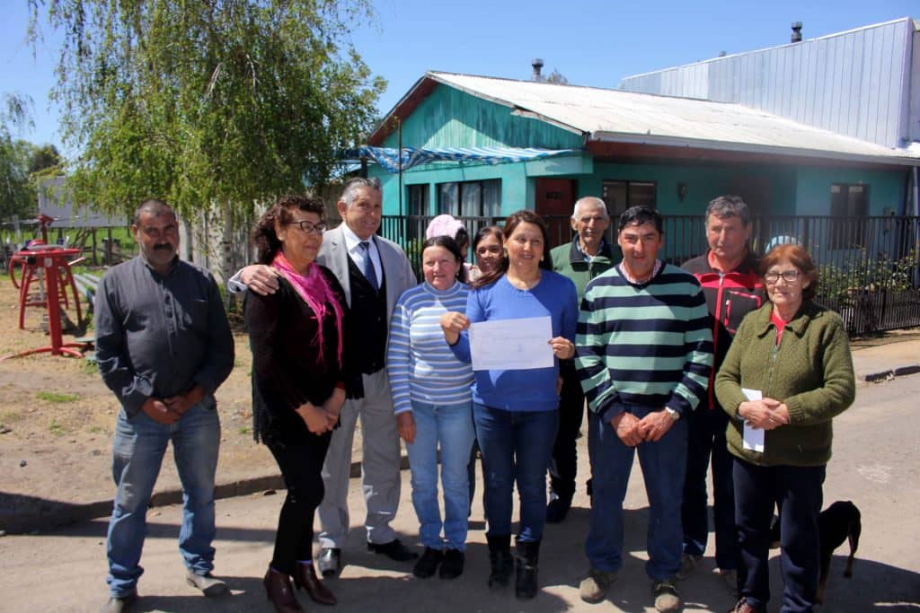 Vecinos Rauco reciben fondos para mejorar la fosa de la población Esperanza