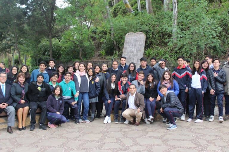 Oficina Municipal de la Juventud arborizó el Cerro Condell