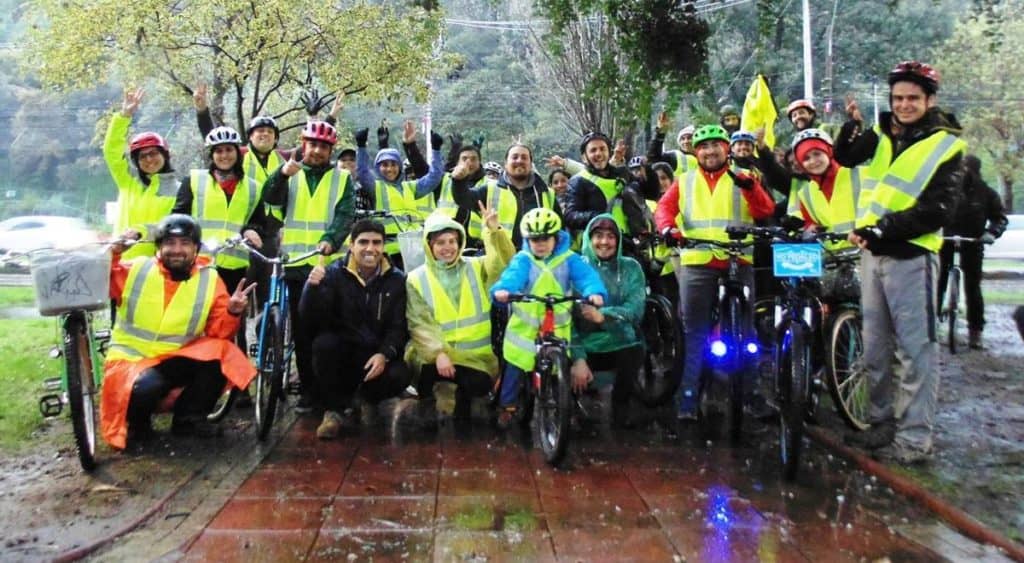 El frío y la lluvia no fueron impedimento para cicletada de Día Nacional Sin Auto