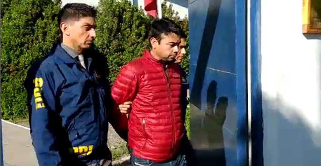 Detenido profesor que habría violado a alumna menor de edad