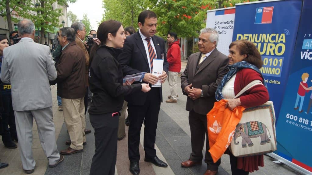 SENAMA Maule y PDI previenen robos y asaltos de adultos mayores en centros de pago