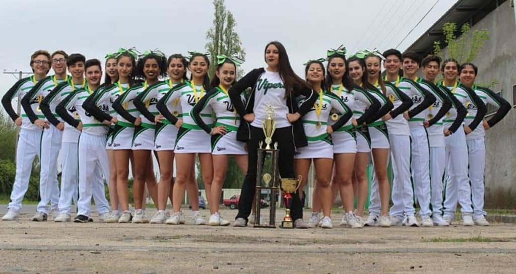 "Vipers" del Liceo Abate Molina es campeón de Cheerleaders