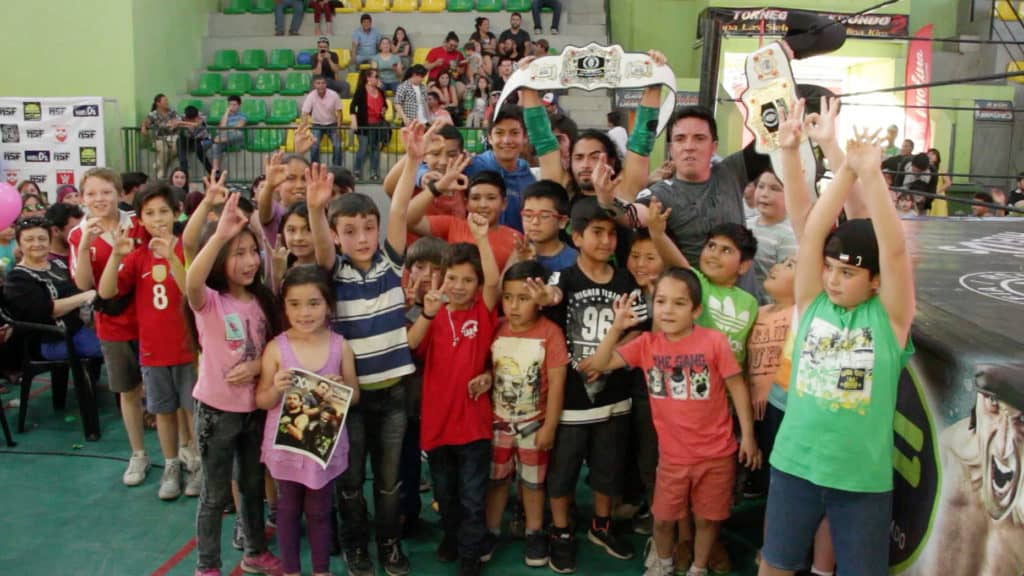 Lucha Libre: Competidor “campesino” se robó la película en la “Copa Aniversario” de Molina