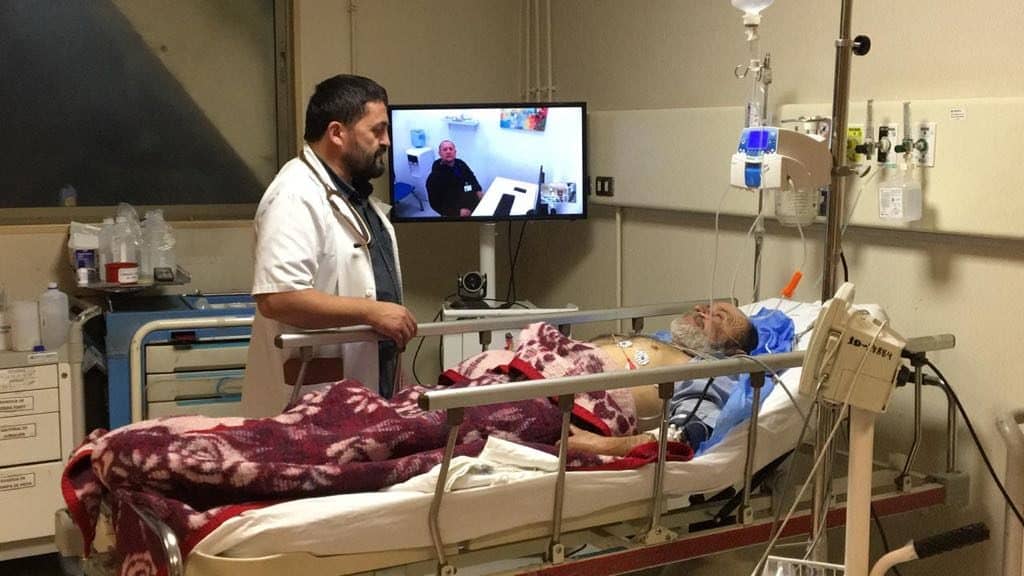 Salvan la vida de un hombre gracias al nuevo procedimiento de telemedicina en hospital de Curicó