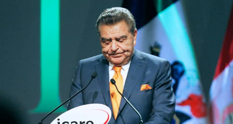 Don Francisco participa en consejo de Sofofa