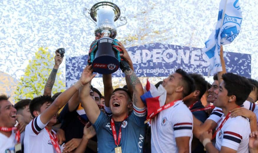 Deportes Santa Cruz es campeón y asciende a Primera B tras 21 años