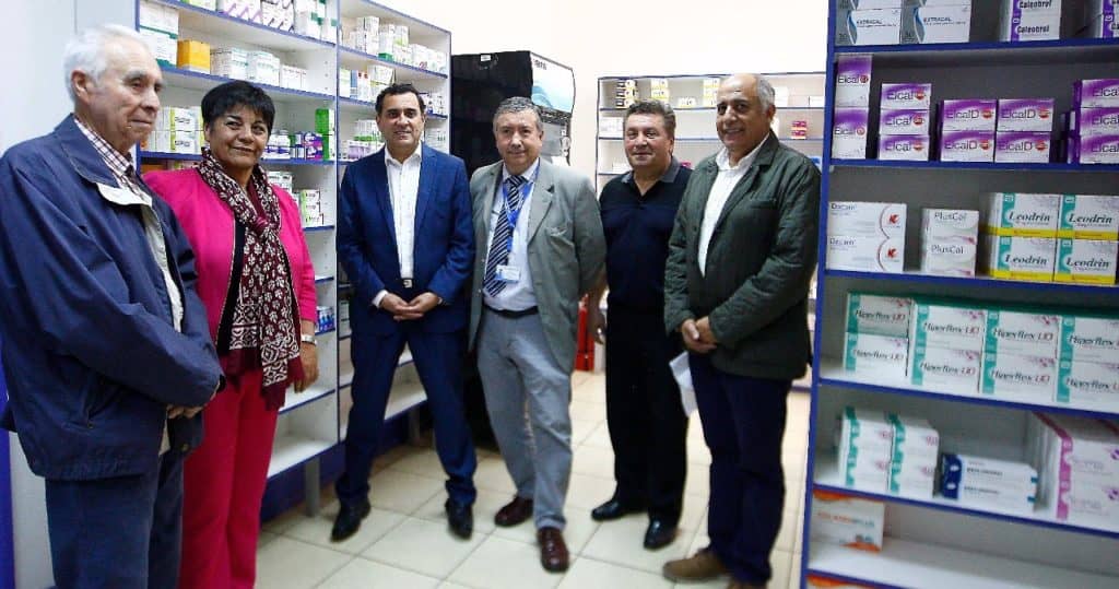 Municipalidad de Curicó abre la farmacia popular para los vecinos de Teno