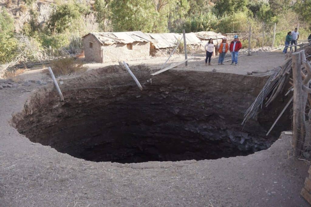 Socavón en Coquimbo se tragó una casa y nueve animales