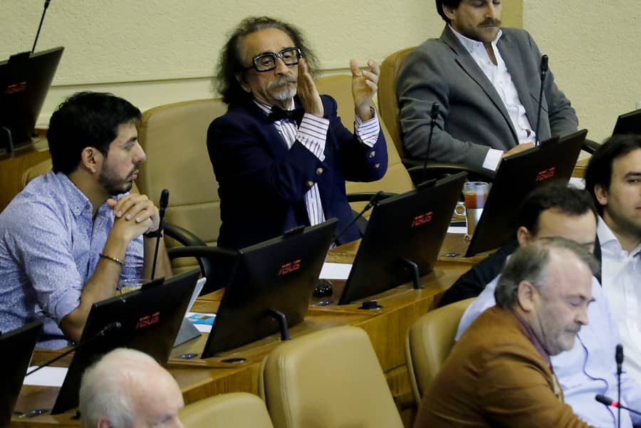 Pepe Auth arremete contra Florcita Motuda: "No sabe siquiera qué estamos votando"