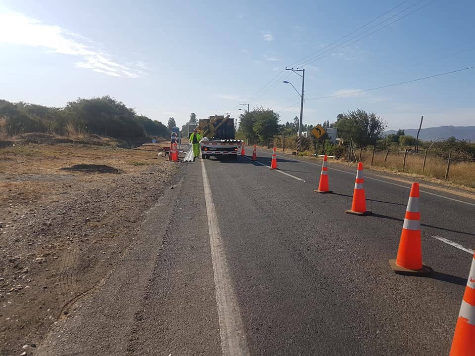Dura crítica del alcalde de Hualañé por empresa que está estrechando el camino a la costa