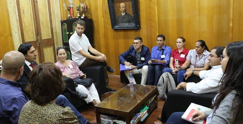 Intendente de la comuna “25 de diciembre” de Paraguay conoce el programa Servicio País en Romeral