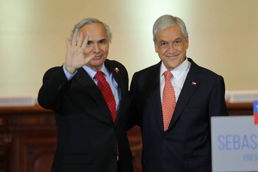 Chadwick agradece respaldo de Piñera tras presiones de la oposición