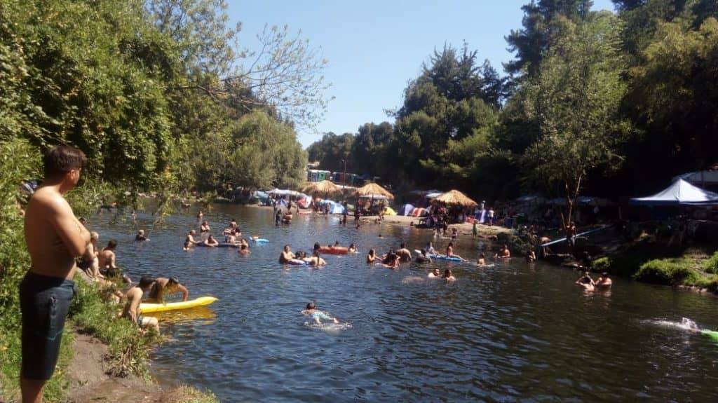 Balneario municipal de Potrero Grande cada día más visitado por familias curicanas