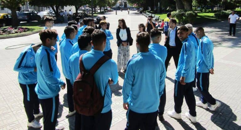 Autoridades despidieron a los campeones regionales del fútbol amateur