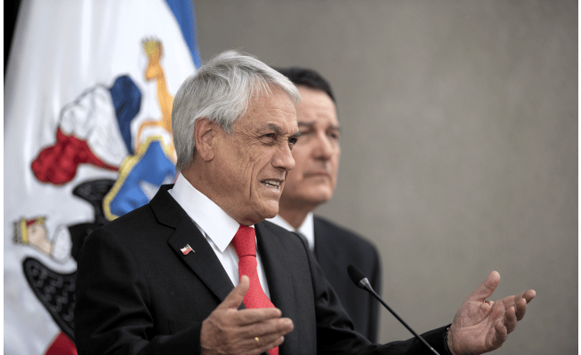 Piñera reconoce al autoproclamado mandatario de Venezuela