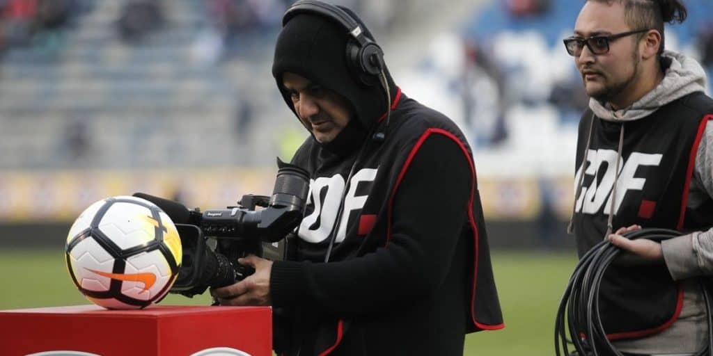 Voltereta monumental: postergan retorno del fútbol chileno a TV abierta pese a confirmación de ANFP