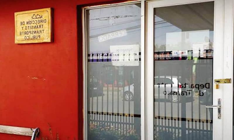 Cierran Departamento de Tránsito de Romeral por “posibles” irregularidades