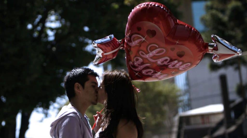 Sagrada Familia celebrará el día de los enamorados con un show en la plaza de armas