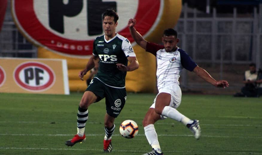 Deportes Santa Cruz y Santiago Wanderers igualaron sin goles en La Granja