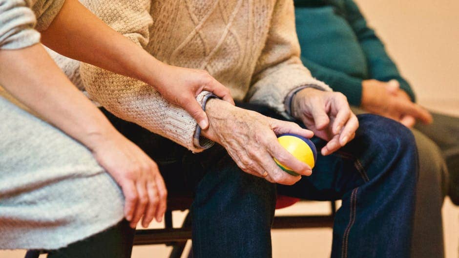 Lanzan primer concurso de fotografía y pintura para personas con Parkinson