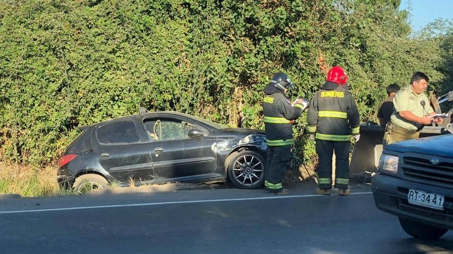 Vehículo volcó en sector Barros Negros
