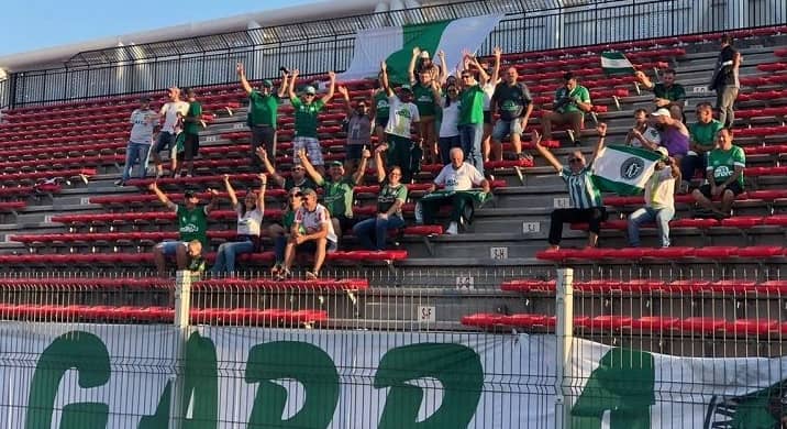 Lo lindo del fútbol: hinchas de La Calera ovacionaron a los del Chapecoense en el Nicolás Chahuán