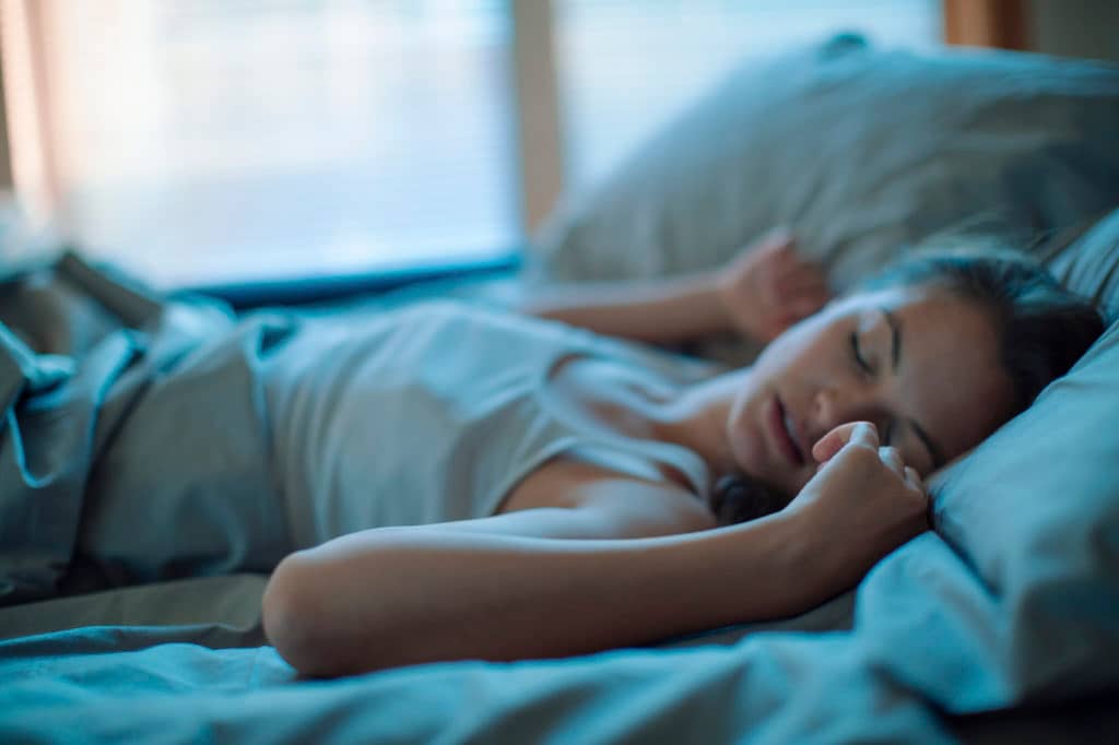 Tips para dormir en la noche pese al calor