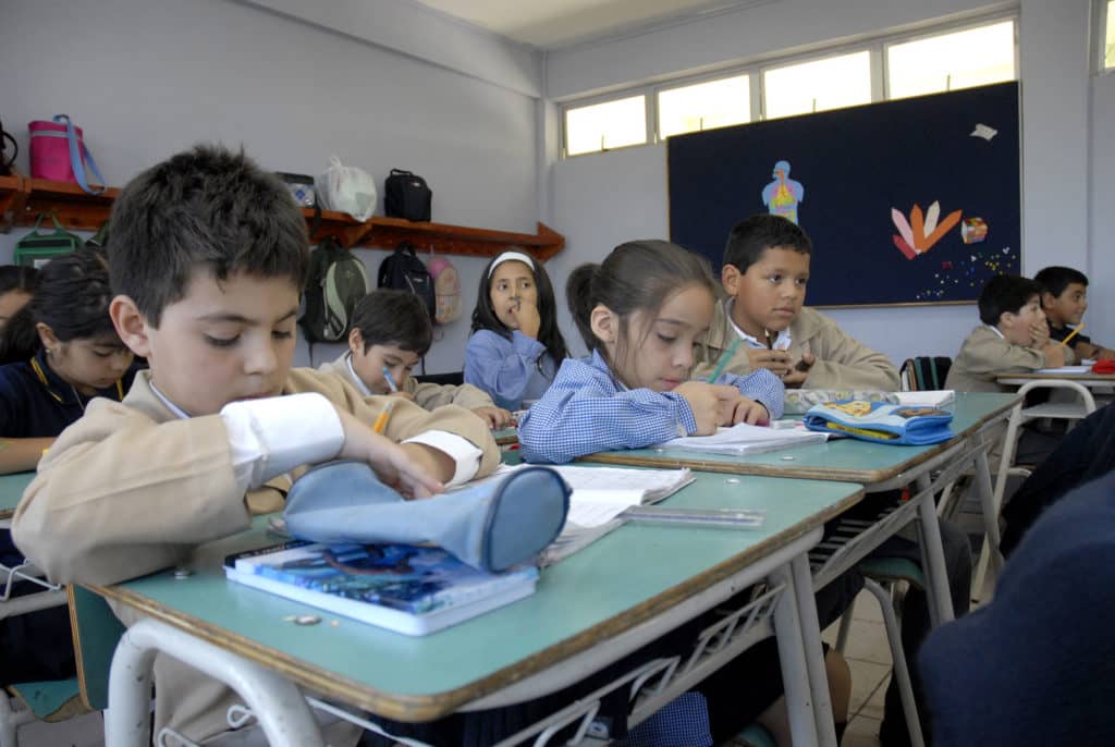 Académica aconseja exponer desde pequeños a niños y niñas a otro idioma