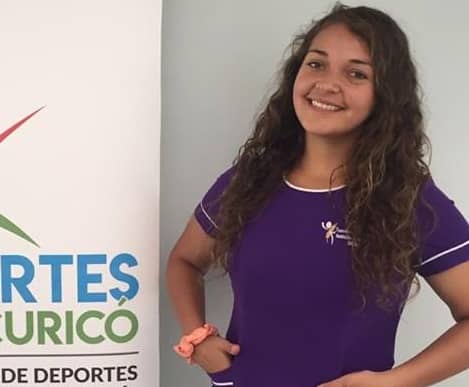 Francisca Andrade: La nutricionista que realiza intervenciones en talleres deportivos de Curicó