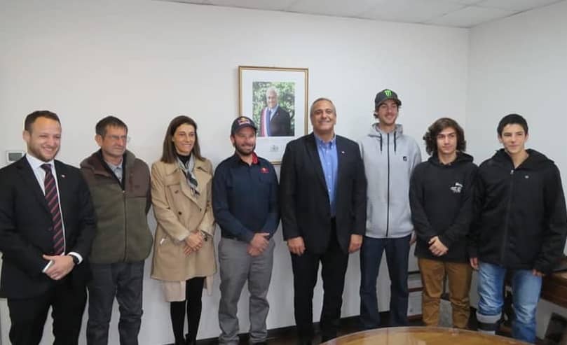 Intendente y Seremi de Deportes entregaron reconocimiento a Francisco “Chaleco” López