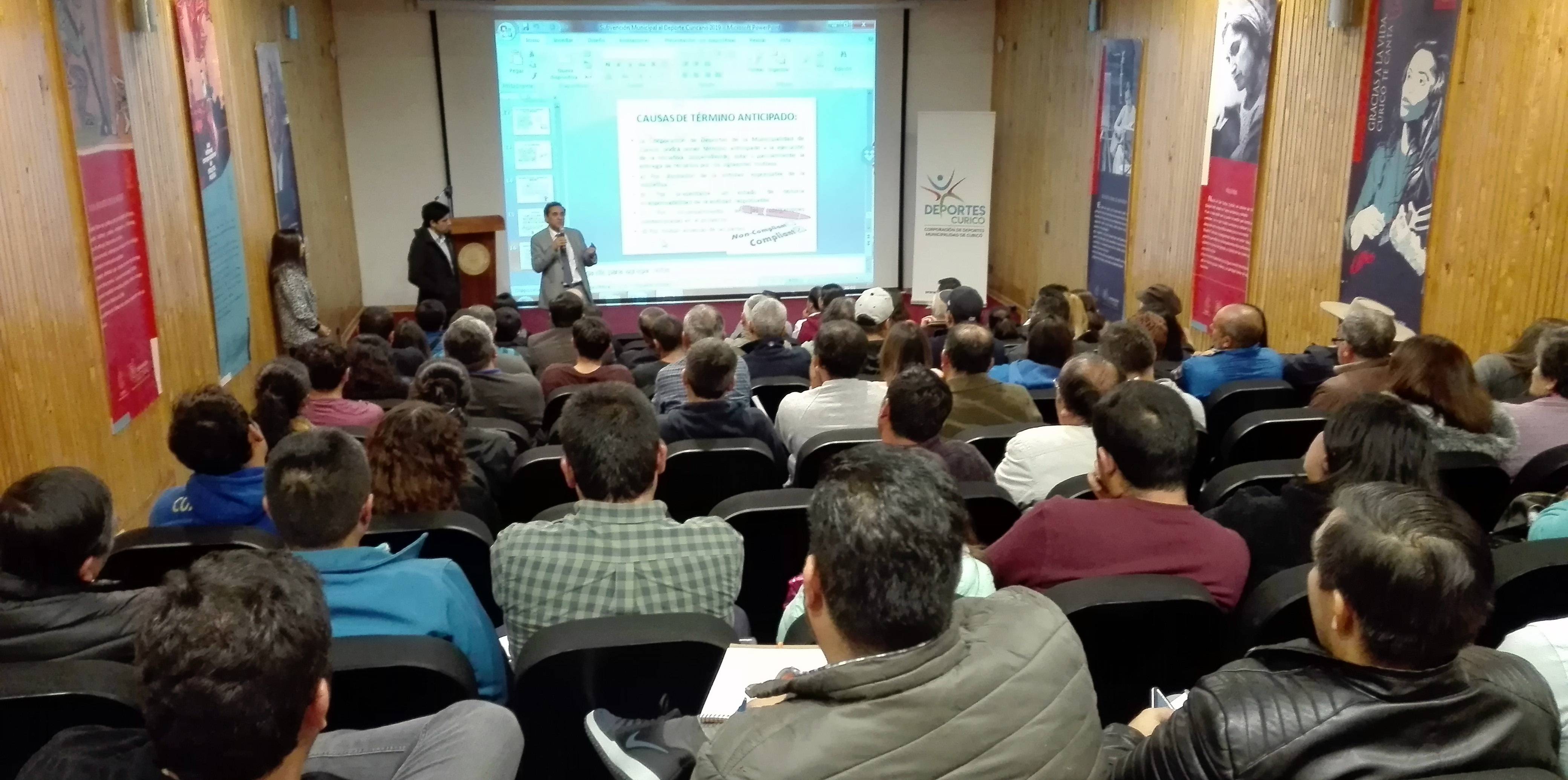 Se realizó lanzamiento de bases para postular a subvención municipal y becas deportivas en Curicó