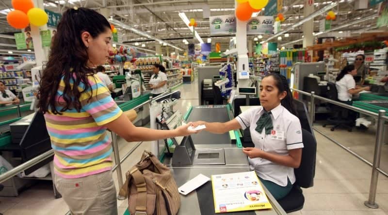 Locales y centros comerciales tendrán horarios especiales el 30 de abril y el 1 de mayo