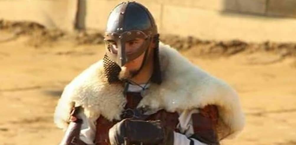 Roban armadura vikinga en Curicó