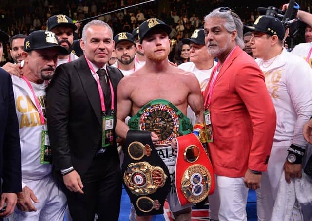 “Canelo” Álvarez venció a Jacobs y es campeón unificado de peso medio