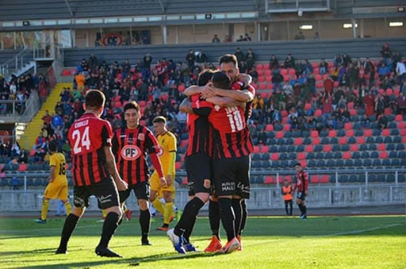 Rangers vuelve a los abrazos tras derrotar a San Luis
