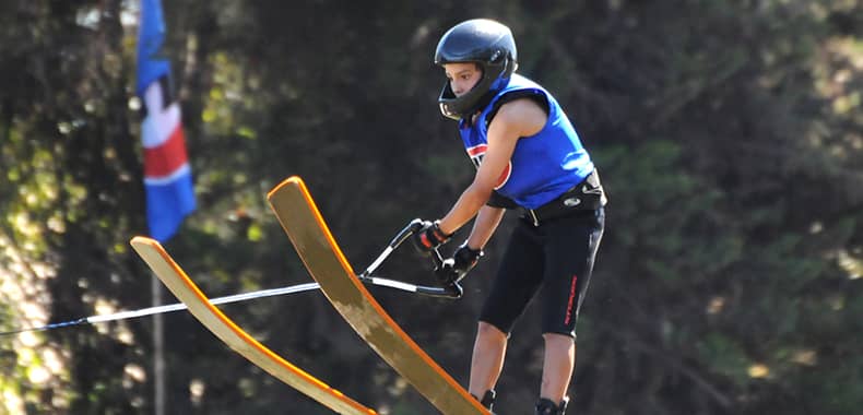 Esquiador náutico talquino de 13 años batió récord de Chile junior de salto