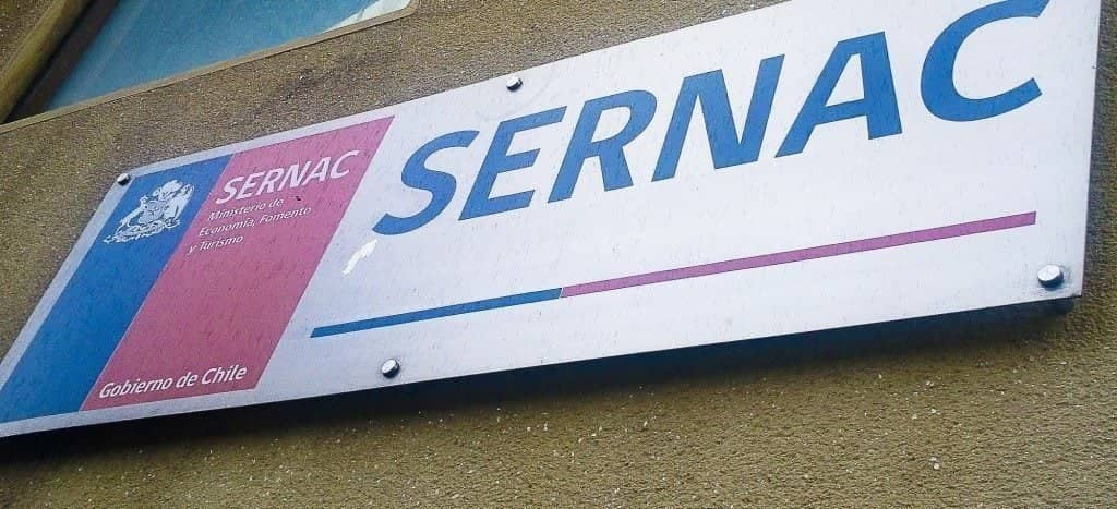 Sernac demanda colectivamente a Banco Itaú y Scotiabank por infracciones a la Ley del Consumidor