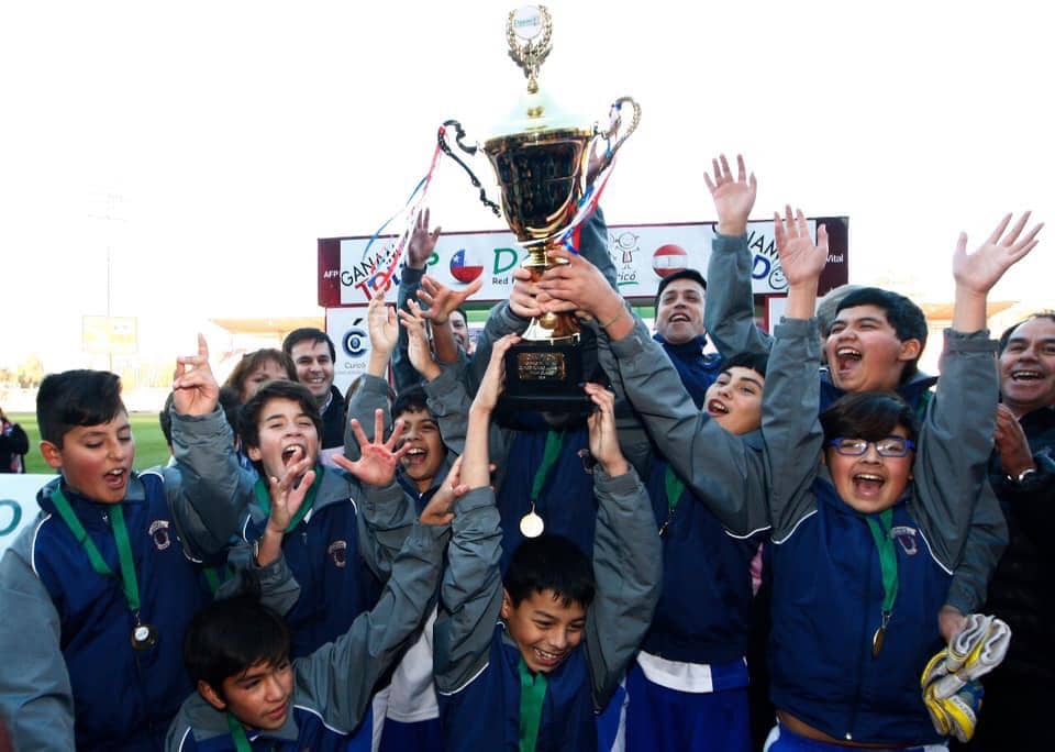 Escuela Alessandri se tituló campeón y representará a Curicó en Austria