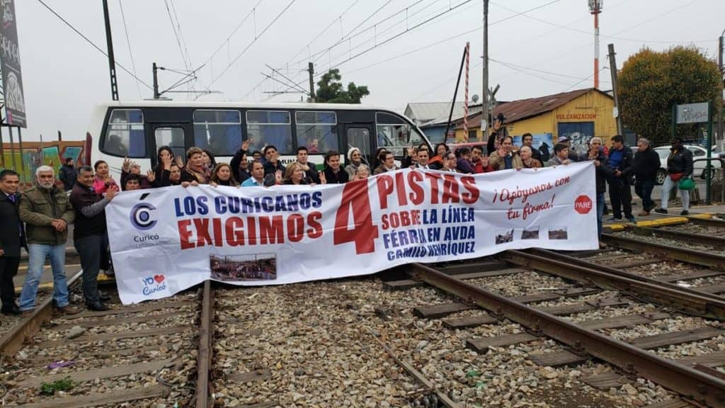 Comenzó recolección de firmas para ampliar avenida Camilo Henríquez sobre cruce ferroviario