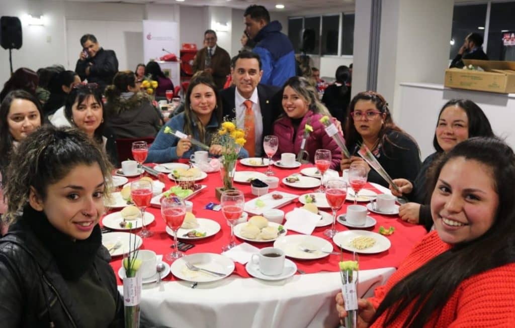 “Marginales” celebraron a sus madres en el Estadio La Granja